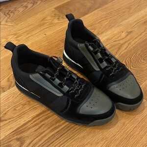 Black and Gray Men's Sneakers